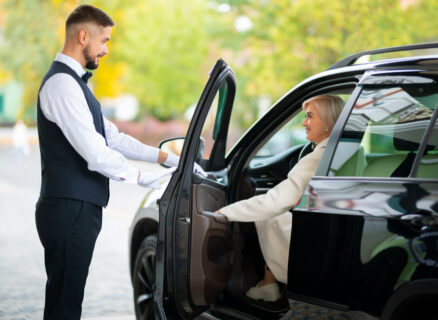 Limo or SUV? How to Choose the Right Ride for Your Vegas Trip