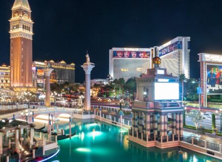 How to Make the Most of a Las Vegas Staycation
