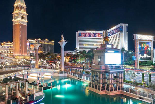 How to Make the Most of a Las Vegas Staycation